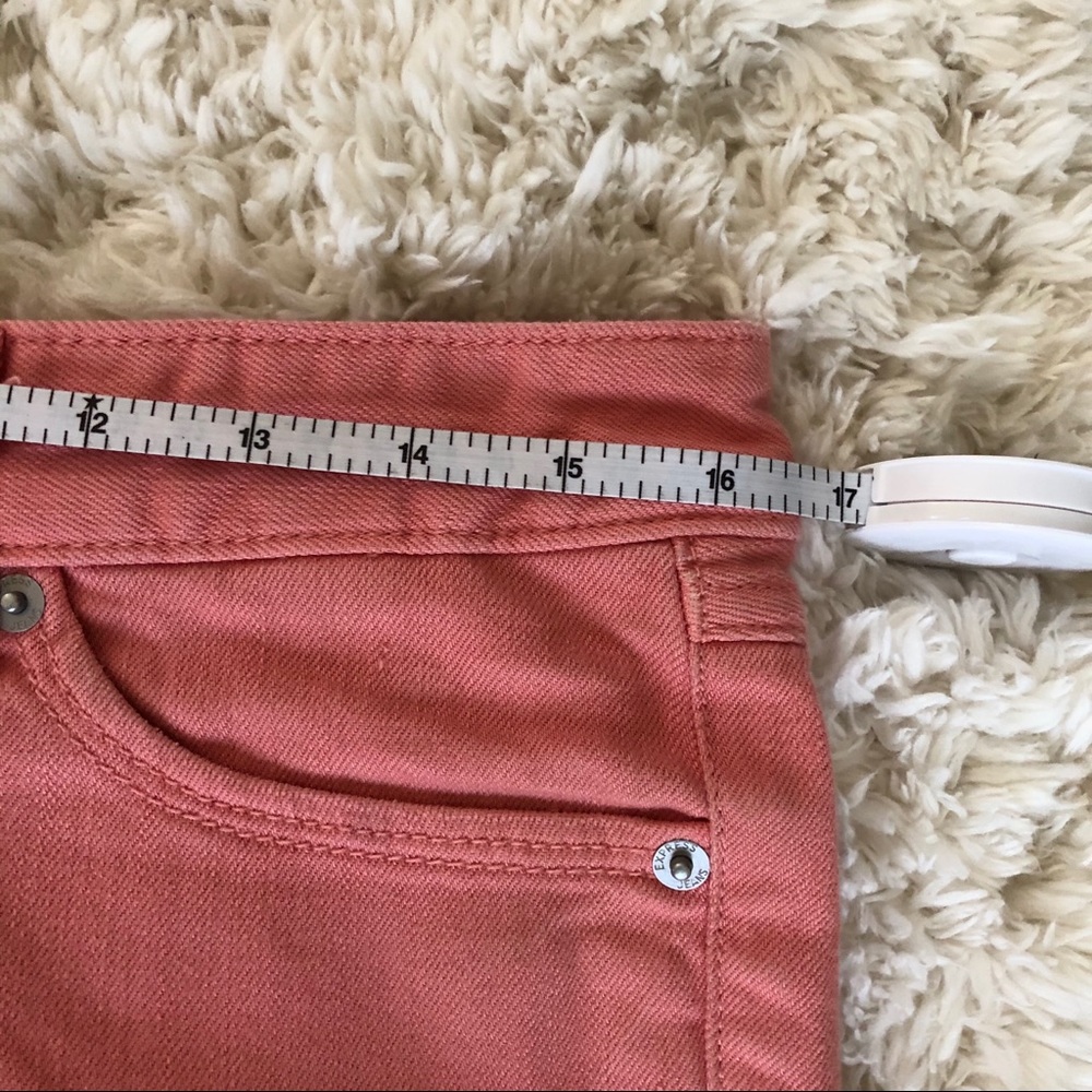 ☘️ 3 for $25 SALE! ☘️ Express Jean Shorts - Picture 3 of 7